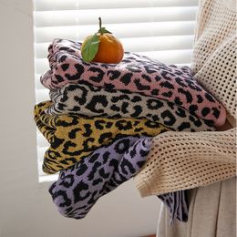 Retro style towel European American leopard print face towel bathroom squaretowels