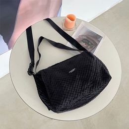 Bags Designer Totes Bag Women Handbag Fashion Back Chain Leather Solids Versatile Shoulder Bag Buckle Crossbody Bagss Colour