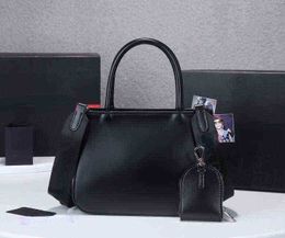Prad Bags Luxury s Designer Bags Zhouzhoubao123 Tote o Women Designers Wallet Fashion Hobo Bag High Capacity Shopping Crossbody Handbag TOX3