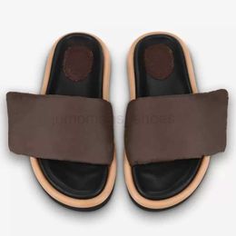 Comfort Slippers Beach Shoes Mules Leather Flats Slide Sandals Flip Flops Pool Pillow Lady Nylon Down Padded Strap Designer Platform Rubber