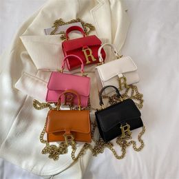 Designer kids Handbags fashion letter pendant Children Mini Change Purse Princess Chain Messenger Bags Girls solid One Shoulder Bag F1524