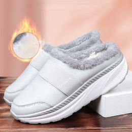 Pantofole inverno caldo peluche coperta coppia donna antiscivolo piattaforma in pelle impermeabile morbida casa zeppe pantofola in cotone da donna 221124