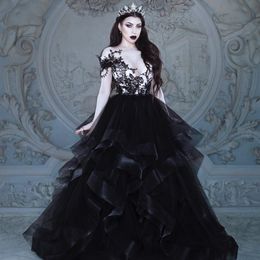 Gothic Black Puffy A Line Wedding Gowns Vintage Bridal Dresses Lace Appliques Ruffles Piping Long Country Garden Bride Reception Dress Custom Made Plus Size Vestido