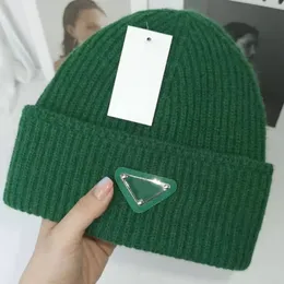 Lüks tasarımcı şapka gündelik düz mans bonnet casquette kamyoncu adam moda tasarım örgü şapkalar sonbahar yünlü mektup jacquard unisex sıcak