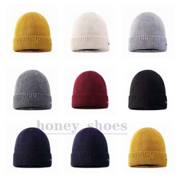 2022 Highquality selling Winter hats beanie men women leisure knitting polo beanies Parka head cover cap outdoor lovers fashion winters knitted hats skull caps H1