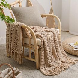 Blankets Nordic Crocheted Blanket Travel Khaki Sofa Bed Throw Tassels Air Conditioner Hollow Plaid Drop Ship