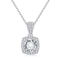 W21w Pendant Necklaces Manufacturer Supplier Square 1ct 6.5mm d Moissanite Necklace S925 Jewellery Women Gift