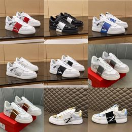 Leisure sports shoes designer embroidered stitching shoes punk low top thick bottom size 35-45 fashion men's leather flat print white and black women's skateboard