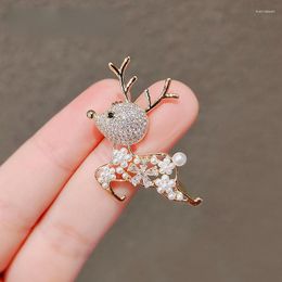 Brooches Year's Gift Deer Brooch Ins Trendy Cute Personality Coat Sweater Pin Temperament Luxury Accessories
