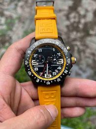 1884 Wristwatches High Quality Casual Watch Black Dial Vk Battery Chronograph Movement Men Watches on Orange Rubber Strap Dp Factory 9X3V