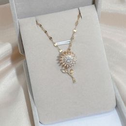 Pendant Necklaces R2LE Crystal Necklace Sunflower Rotatable Jewellery