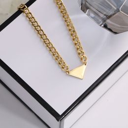 Designer Mens Brand Luxury Necklace Chain Fashion Jewellery Black White p Triangle Pendant Design Party Sier Hip Hop Punk Men Necklaces Names