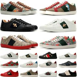Chaussures décontractées Designer Sneakers Femmes Guccie Chaussures Trainers Sports Tiger Broidered White Green Red Stripes Sneakes Unisexe Walking Men Women Ace Bee