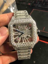 Wristwatches 9M9F JKBJ Wristwatch Luxury Digner Custom Skeleton Sier Moissanite Diamond Watch Pass Tted Quartz Movement Top Mens Frozen Sapphire