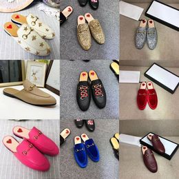 Lazy Flat Baotou Flip-Flops Damen Skateboard Schuhe Herren Sandalen bedruckte Wildleder Buchstaben Rindsleder lässige Sommer Herren Outdoor Strand Hausschuhe Marke