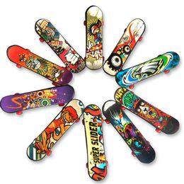 10pcs Random Mini Wood Finger Board Skates Creative Novelty Gag Cartoon Classic Toy For Kids Gift