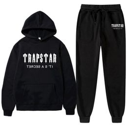 Men's Tracksuits Tracksuit TRAPSTAR Brand Printed Sportswear Men 28 Colors Warm Two Pieces Set Loose Hoodie Sweatshirt Pants Jogging 221128