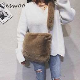 Totes Fashion Plush Ladies Handbags Large Capaicty Bucket Sling Bags Messenger Bags Girls Satchels New Faux Fur Women's Shoulder Bag Y2211