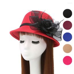 Berets Autumn Winter Women Wool Felt Fedora Hats Bucket With Aristocracy Gauze Feather Flower Formal Bowler Hat Chapeau