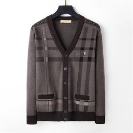 Luxury Mens sweaters Women's Designer sweater Knitted Cardigan pocket Long-sleeved Fashion Knitwear ShirtsCouple sweater coat Black Khaki M-3XL 02