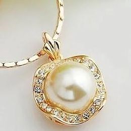 Beautiful Jewellery Individual Crystal shell Pearl pendant Necklace