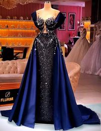 2022 Plus Size Arabo Aso Ebi Navy Blue Lussuoso Prom Dresses Cristalli di perline Sheer Neck Evening Formal Party Second Reception Gowns Dress wly935