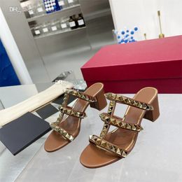 Designer V Slide Sandals Fashion Rivet Ankle Strap Heel Slides Woman High Heels Shoes Luxury Leather fsdffs