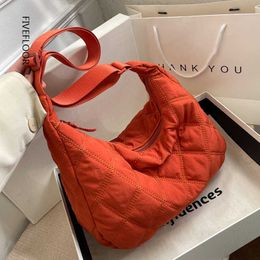 Totes Women Soft Nylon Side Bags 2022 In Trend Brand Quilted Luxury Big Handbags Lady Shoulder Bucket Crossbody Bags Designer Brand Y2211