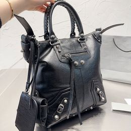 Cagole Rivet Sheepskin Tote Bag Large Handbags Purse Women Crossbody Bags Mini Coin Pocket Cowhide Leather Shopping Handbags Fashion Zipper