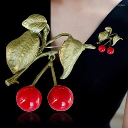 Brooches Cherry Brooch Pin Sweet And Cute Shawl Button Corsage Coat Cardigan Accessories