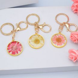 Daisy Flower Keychains Crystal Epoxy Round Ornament Fashion Simple Ladies Bags Car Small Gift Accessories Keychain Charms