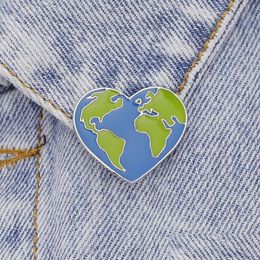 Pins Brooches Green Earth Heart World Map Label Pins Alloy Brooches Hat Clothes Bag Enamel Pin Travel Commemorative Badge U Dhgarden Dh5Xq