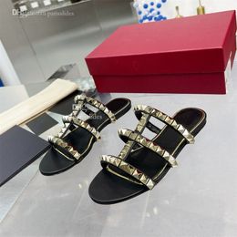 Valentinoity Designer V Slide Sandalen Mode Niete Knöchelriemenabsatzrutschen Frau High Heels Schuhe Luxusleder FSDF