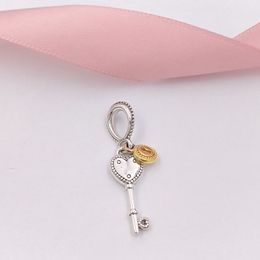 925 Sterling Silver Beads Key To My Heart Pendant Charms Passar European Pandora Style Jewelry Armband Halsband 796593 Annajewel