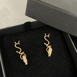 Womens Designers Jewelrys Earrings Stud Fashion Brand Y Studs Women Men Suit Dress Wedding Jewelry West Ear Rings