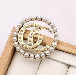 15style 18K Gold Plated G Letter Brooch Classic Brand Designer Pearl Women Pearl Rhinestone Letters Brooches Suit Pin Fashion Jewellery Accessories Gift YY
