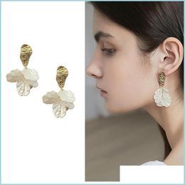 Clip-On Screw Back Temperament Resin Shell Flower Clip On Earrings For Women White Acrylic Flowers Shape Clips Without Pie Dhgarden Dhugl