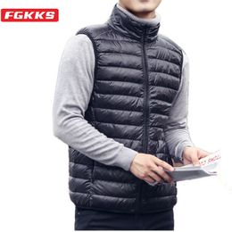 Men's Down Parkas FGKKS Fashion Brand Men Vest Coats Winter Casual Sleeveless Lightweight Duck Male 221129