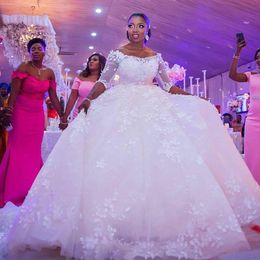 Il più nuovo abito da ballo africano abito da sposa al largo della spalla Sheer 1/2 maniche lunghe eleganti abiti da sposa in pizzo Robe De Soiree