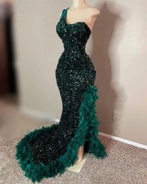 Sexy African Emerald Green Prom Dresses 2023 Gillter Beaded Sequins Aso Ebi Celebrity Feathers Mermaid Evening Party Gown 322
