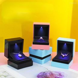 Jewelry Pouches Creative Box With LED Light For Engagement Rings Pendants Boxes Festival Birthday Jewerlley Display Gift Case Wholesale