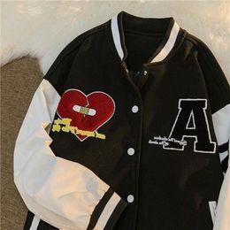 Mens Jackets Hip Hop Retro Broken Heart Embroidered Varsity Jacket Couple Street Harajuku American Baseball Uniform 221129