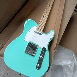 6 Strings Green Electric Guitar with Maple Fretboard White Pickguard Customizable