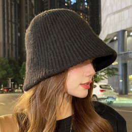 Wide Brim Hats Bucket Knitted Fisherman Women Autumn Winter South Korea Version Simple Show Face Small Brimmed Basin Cap Warm 221129