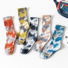 Men's Socks Tie Dye Man's Skate Colorful Harajuku Men Sock Unisex Crew Casual HipHop Warm Cotton Sox Adult Winter Korean Fun Skarpetki