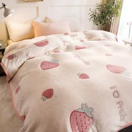 Blankets Soft Warm Coral Fleece Blanket Winter bedroom Quilt Sheet Bedspread Sofa Light Thin blanket Mechanical Washable Flannel Blankets 221130