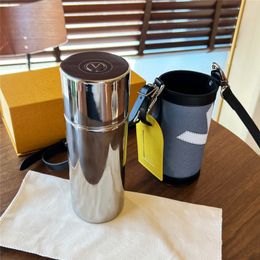 Stylish Thermos Mugs Designer Leather Cover Insulating Cup Sports Shoulder Strap Mug 500ML High Capacity Vacuum Cup Drinkware Wedding Birthday Christmas Gift