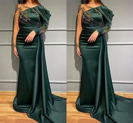 Eegant Emerald Green Mermaid Evening Dresses Plus Size Crystal Beads Long Sleeves V Neck Illusion Satin Formal Party Dress Pageant Engagement Evening Gowns