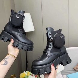Kadın Tasarımcılar Rois ayak bileği Martin Boots ve Naylon Boot Askeri İlhamlı Savaş Naylon Bouch Torbalarla Bağlı Mkjkk000002