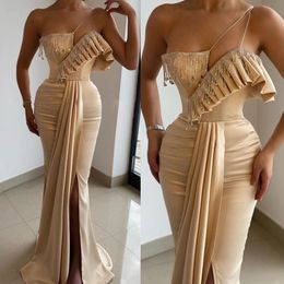 2023 Champagne Mermaid Prom Dresses Ruffles Sparkly Tassel Slit Custom Made One Shoulder Spaghetti Straps Evening Gown Formal Ocn Wear Vestidos Plus Size 401 401